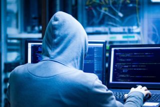 Το ΣτΕ κλείνει κάθε παράθυρο συγκάλυψης για τις υποκλοπές